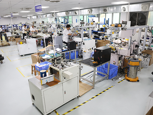 模切機(jī)一區(qū)